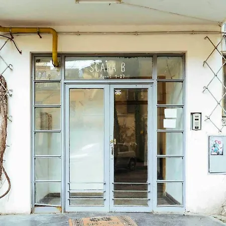 Amazing Views Rooftop Flat - Amzei Square شقة