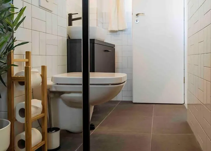 Amazing Views Rooftop Flat - Amzei Square شقة