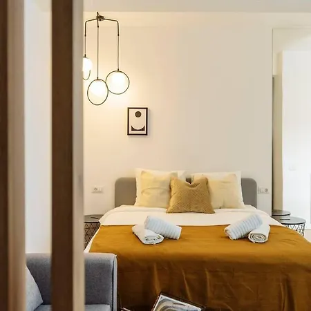 Amazing Views Rooftop Flat - Amzei Square Apartment Bucharest